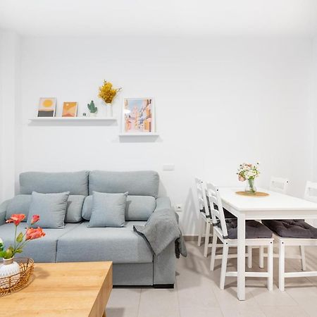 Wintowinrentals Superb New-Look Apartment マラガ エクステリア 写真