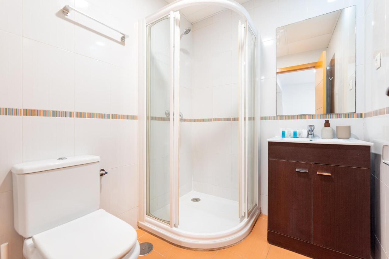 Wintowinrentals Superb New-Look Apartment マラガ エクステリア 写真