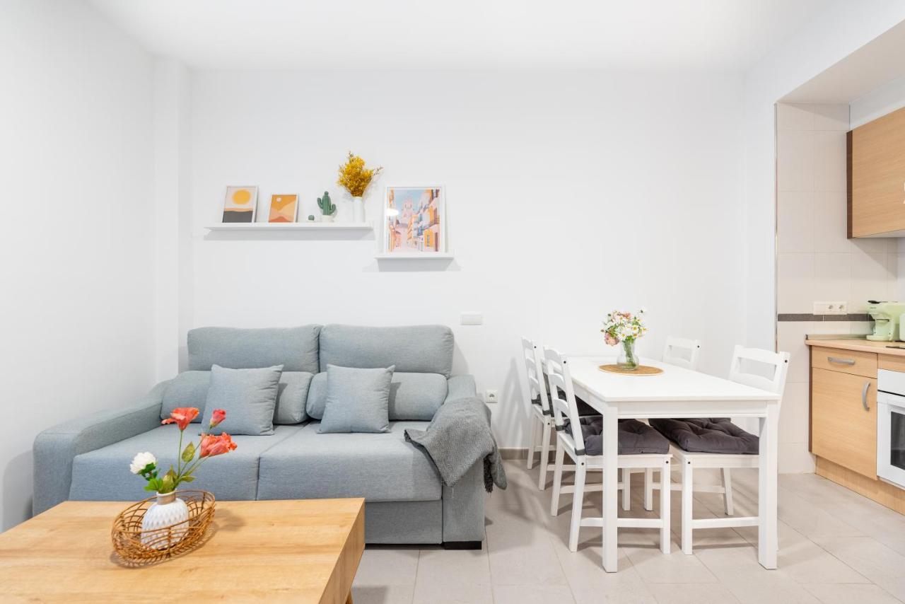 Wintowinrentals Superb New-Look Apartment マラガ エクステリア 写真