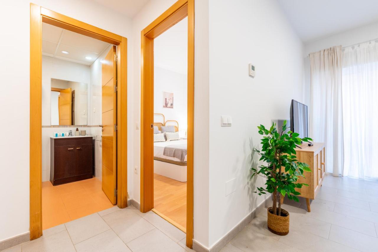 Wintowinrentals Superb New-Look Apartment マラガ エクステリア 写真