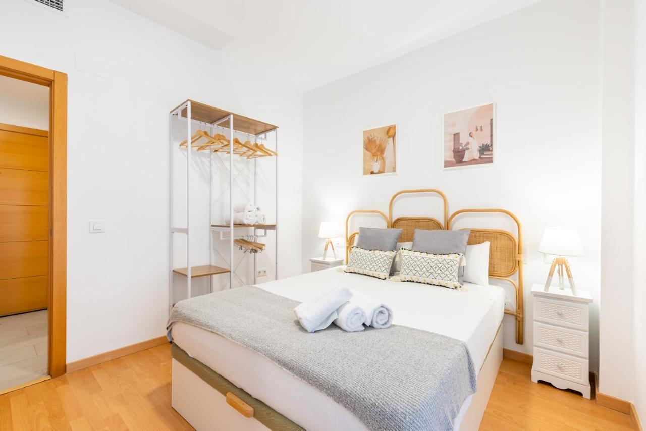Wintowinrentals Superb New-Look Apartment マラガ エクステリア 写真