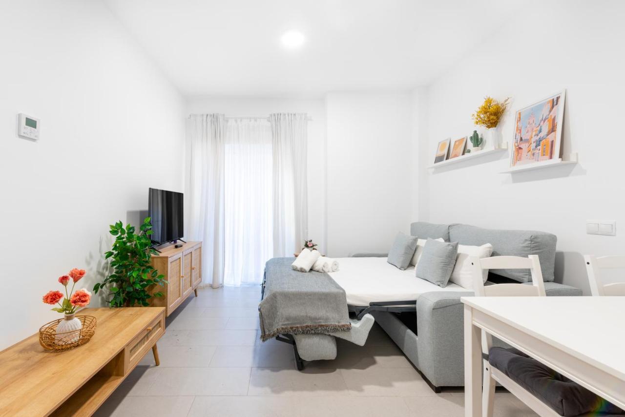 Wintowinrentals Superb New-Look Apartment マラガ エクステリア 写真