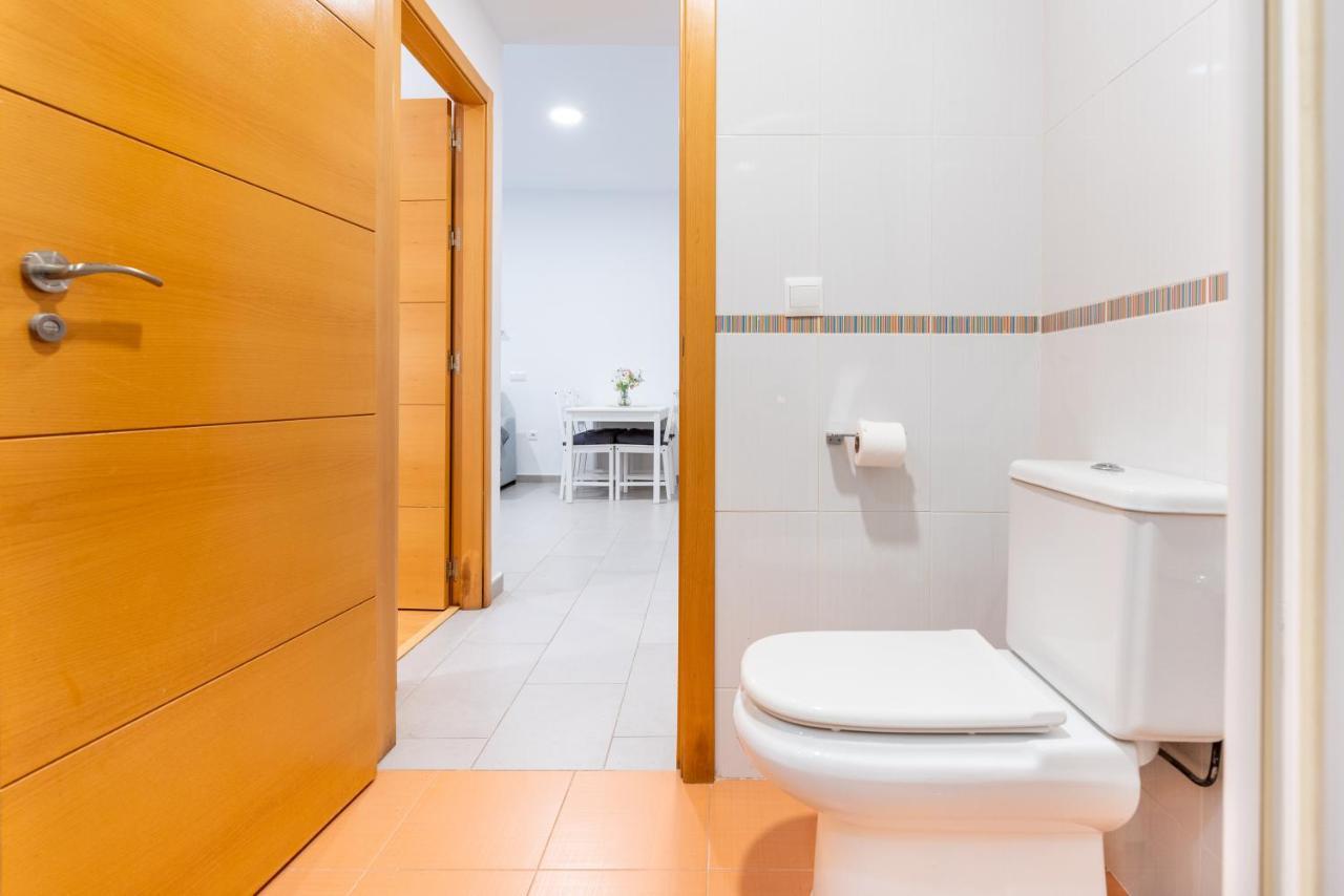 Wintowinrentals Superb New-Look Apartment マラガ エクステリア 写真